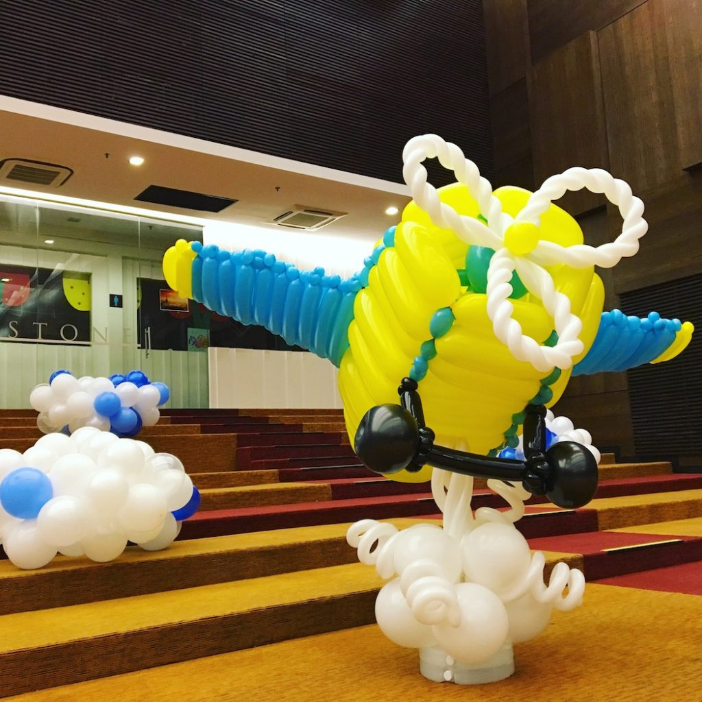 Balloon Plane Sculpture