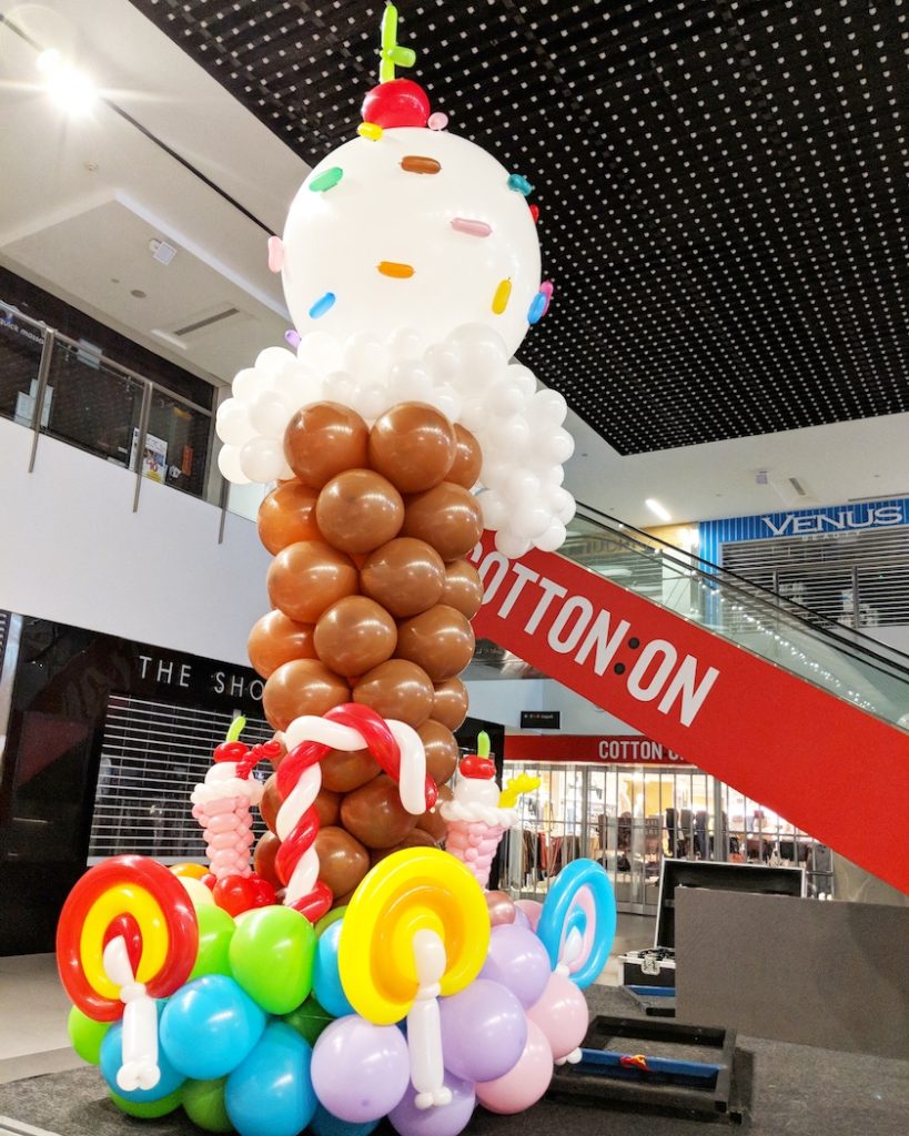 Large Balloon Ice Cream Sculpture 1