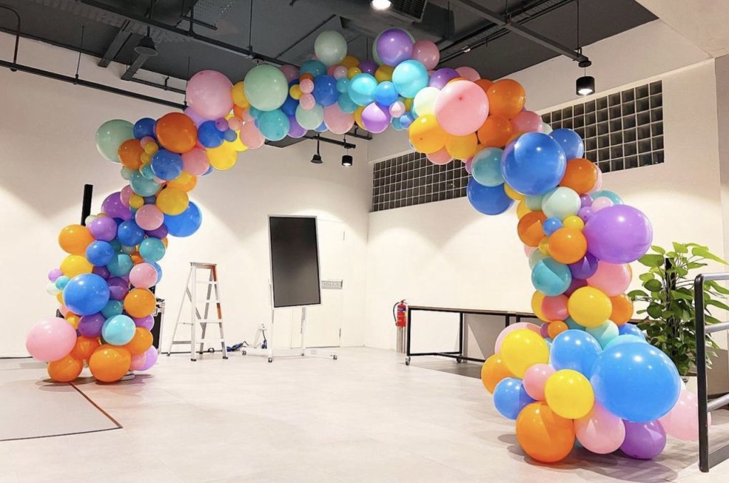 2 balloon arch organic