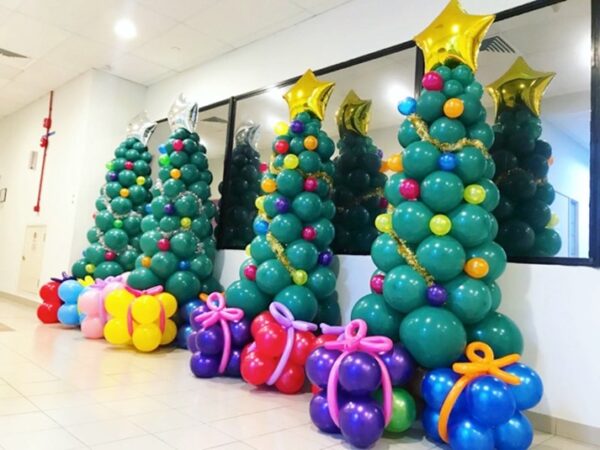 Christmas Tree Balloon Sculpture