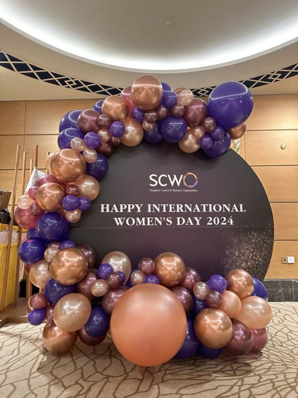 Party Balloon Backdrop with 1 Large Round Happy International Womens Day Panel