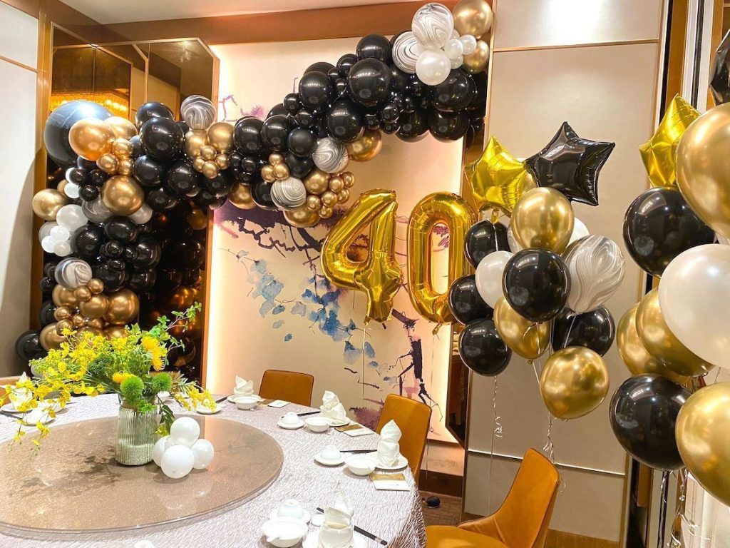 Black and Gold Organic Balloon