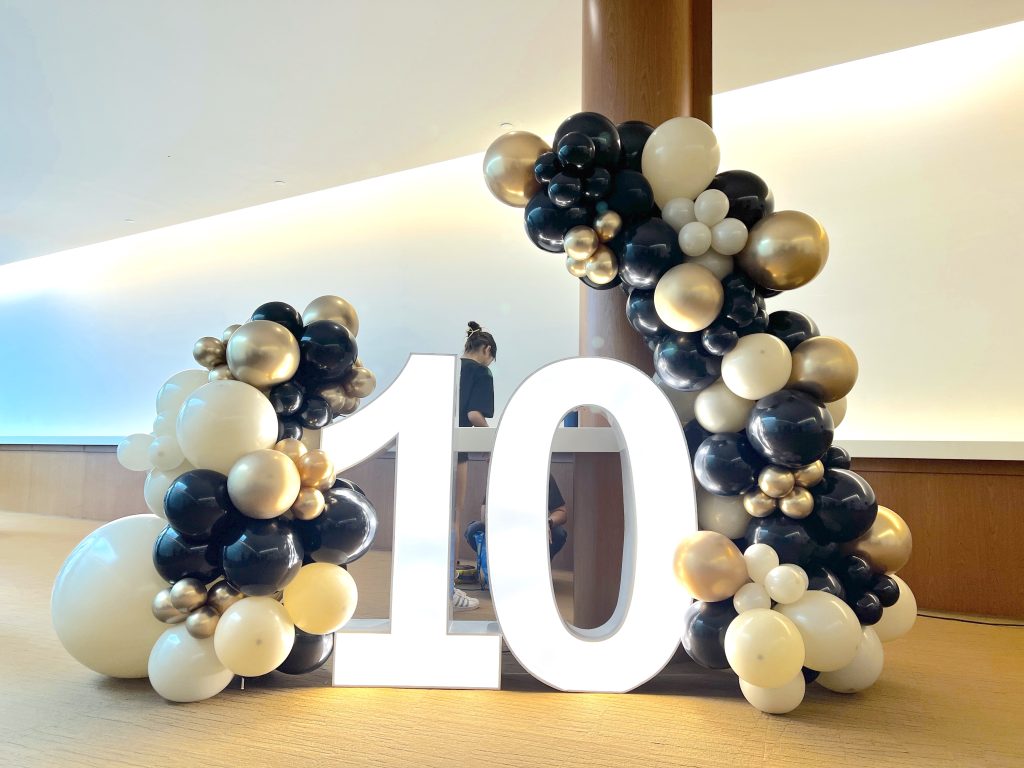 Organic Balloon Stand with Marquee Lights of 22102222