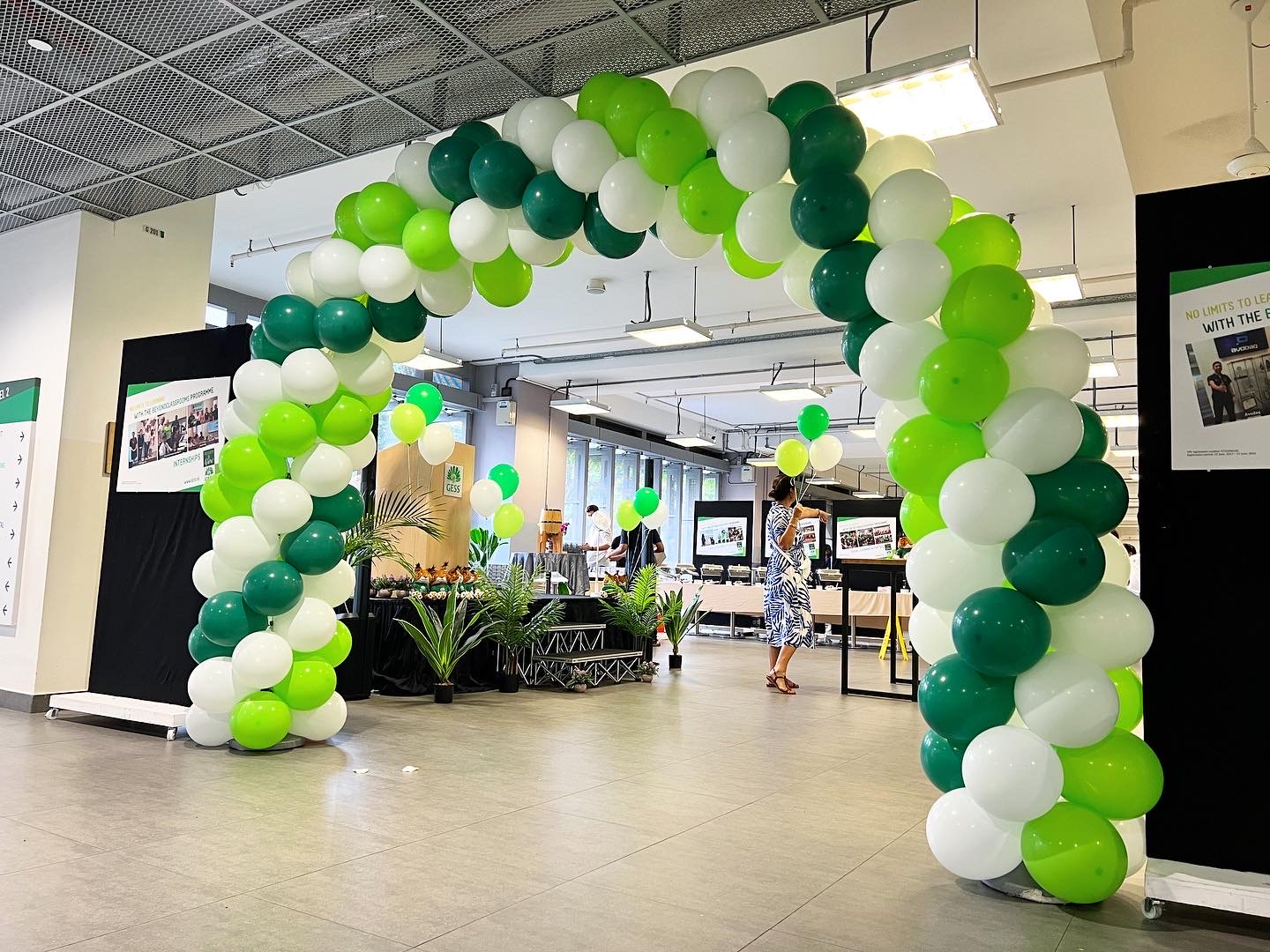 Spiral balloon Arch in Forest Green Lime Green and White
