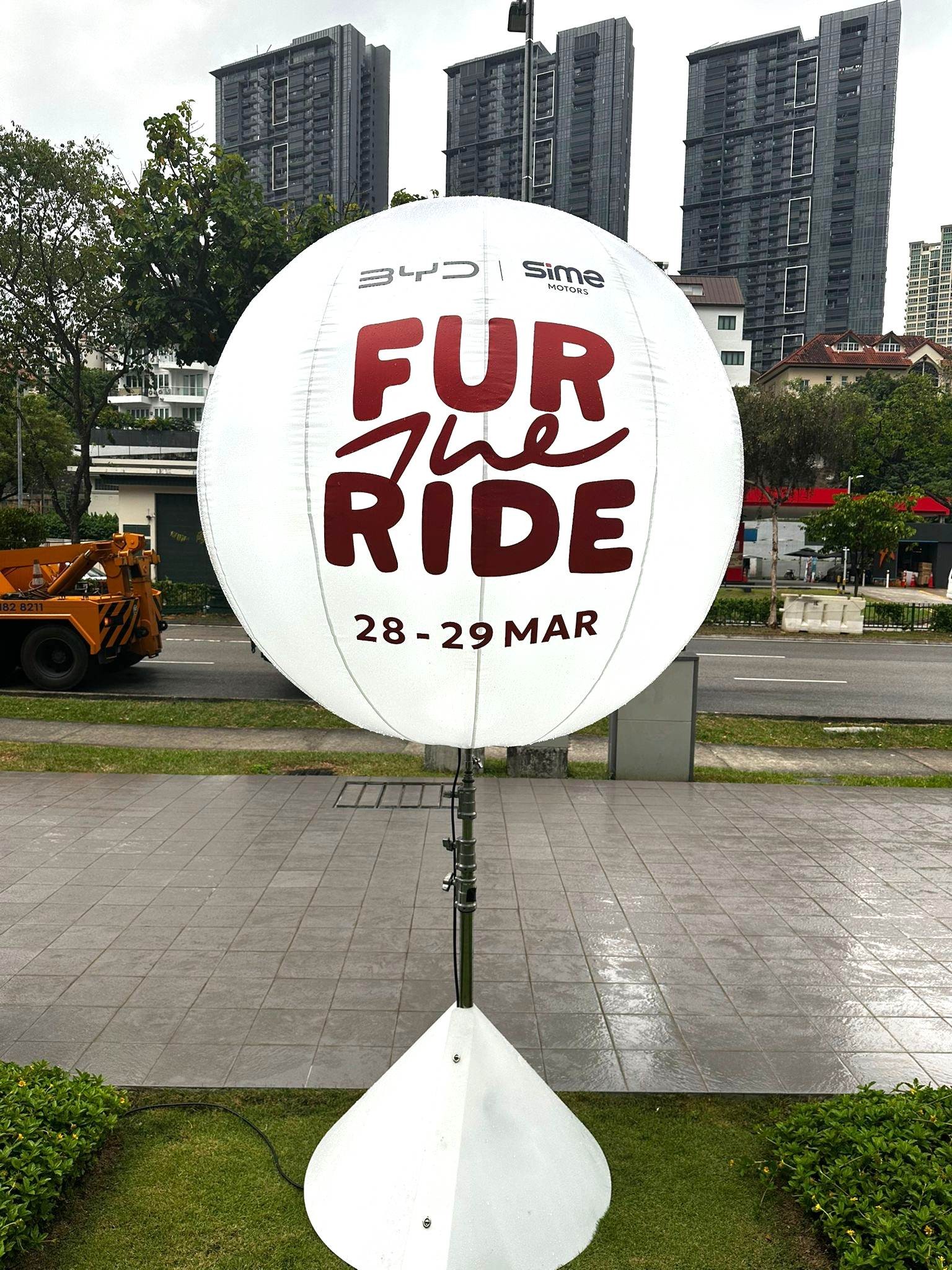 branded advertising balloon stand byd corporate event singapore