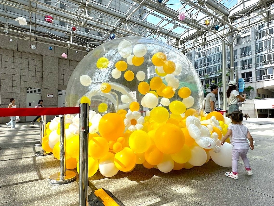Giant clear bubble Balloon Decorations Singapore for event rental