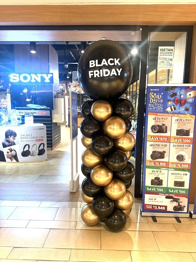 Balloon Decoration Singapore: Complete Setup Checklist for Perfect Events 12 Black Friday balloon column retail store decoration in Singapore