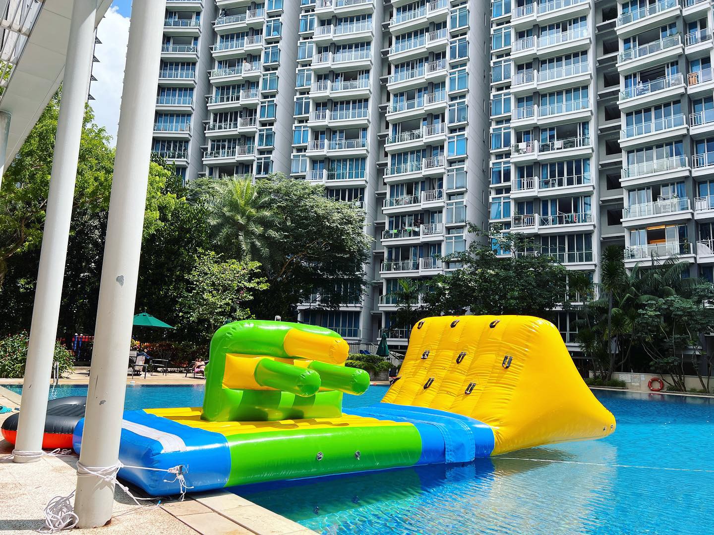 Crawl — water inflatables rental in Singapore