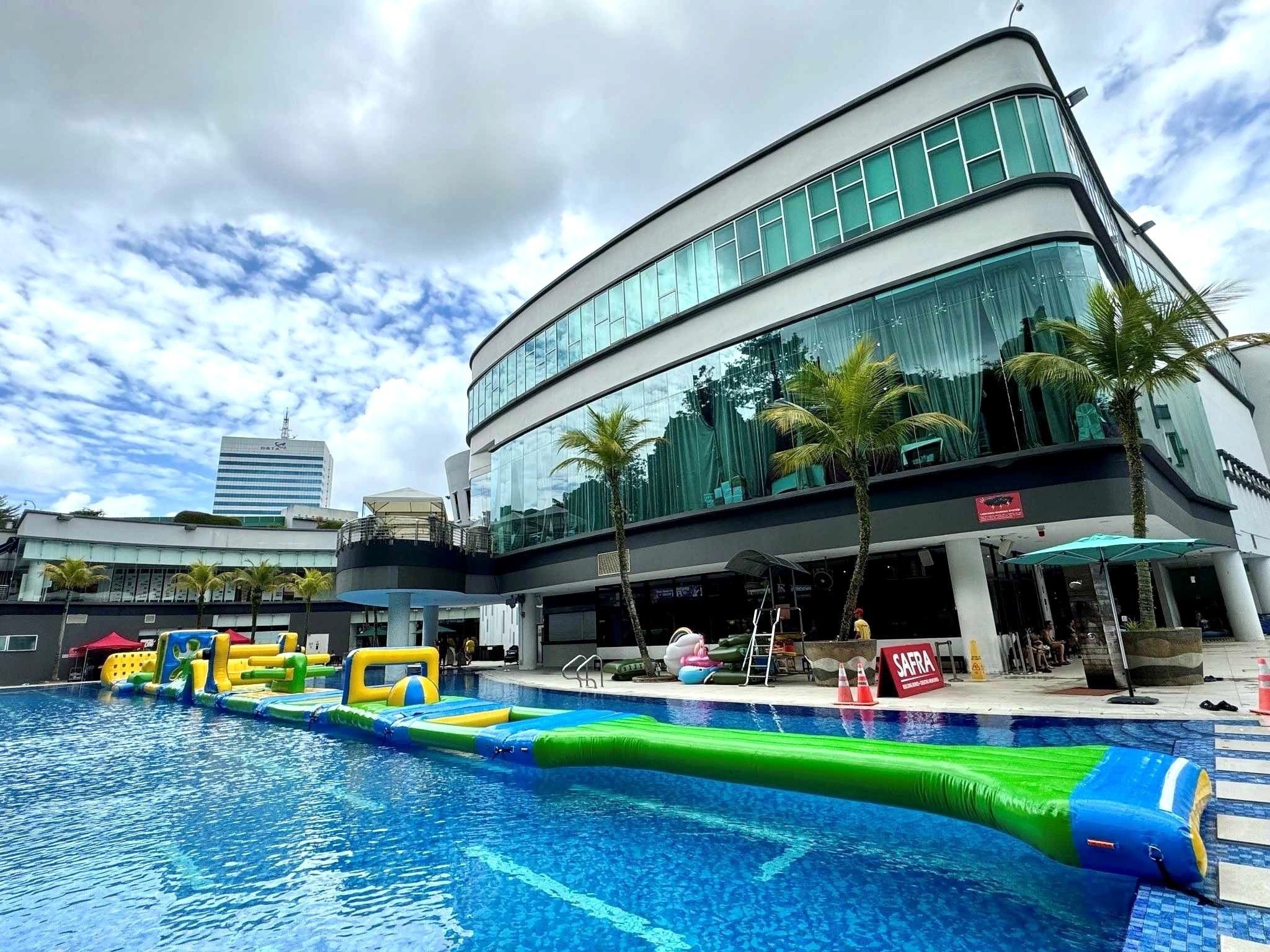 Water Inflatables Rental in Singapore Hero