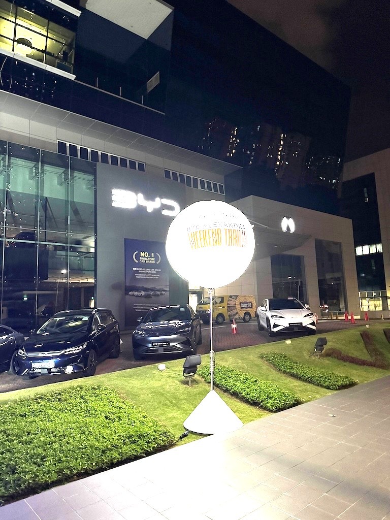 How to Plan a Lighted Balloon Stand for a Corporate Event in Singapore: A Step-by-Step Guide 5 Lighted balloon stand at a car showroom corporate event in Singapore