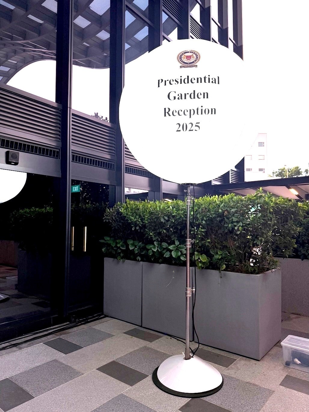 How to Plan a Lighted Balloon Stand for a Corporate Event in Singapore: A Step-by-Step Guide 3 Lighted balloon stand at presidential garden reception corporate event in Singapore