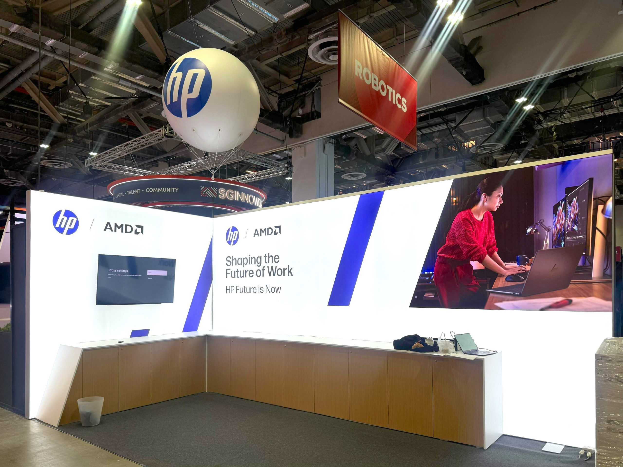 2m giant advertising helium balloon HP AMD scaled