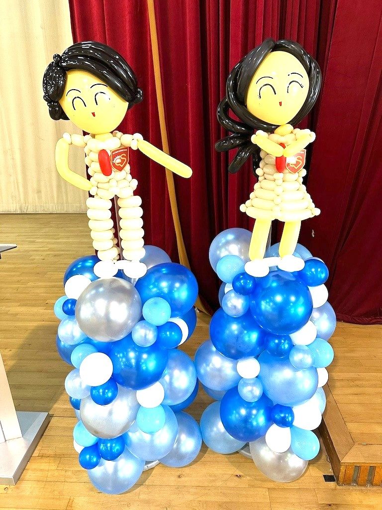 Customised Balloon Sculptures 19 Custom balloon sculpture figurines blue organic columns event Singapore